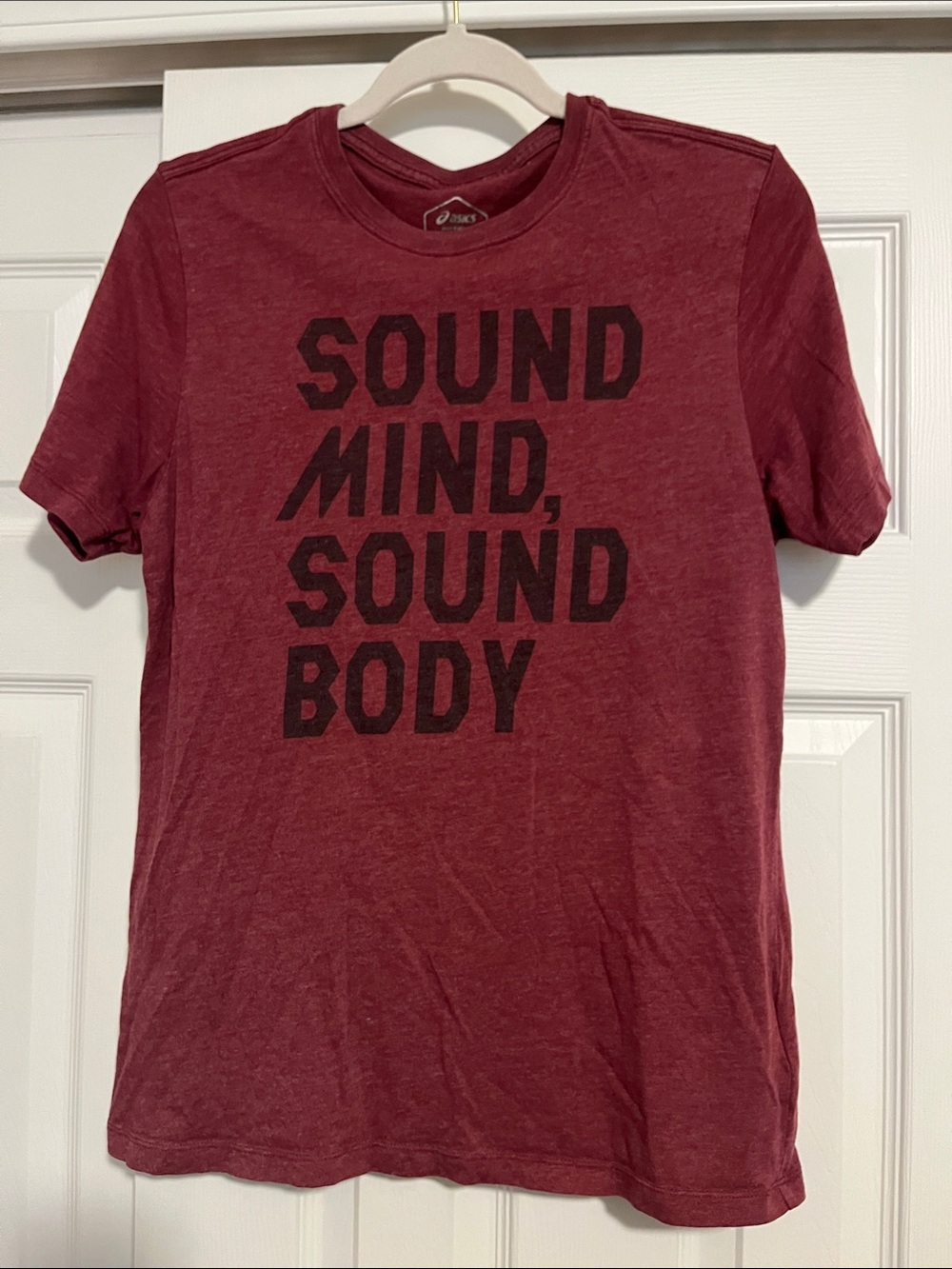LAST CHANCE Asics Men's Maroon Short Sleeve Graphic Tee